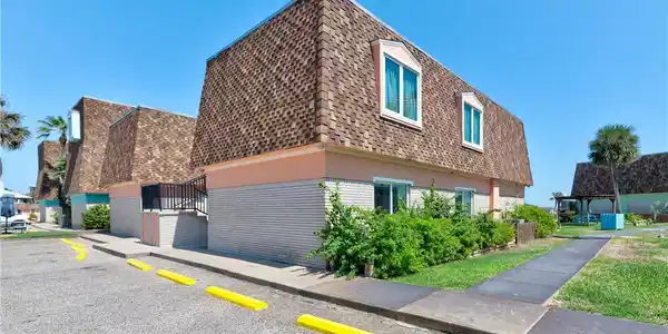 700 Island Retreat