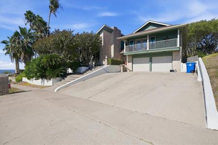 857 Cliff Drive