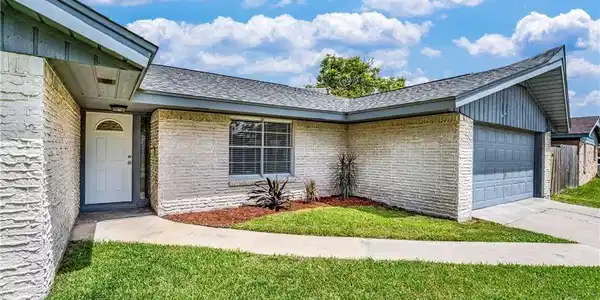 1129 Bradshaw Drive