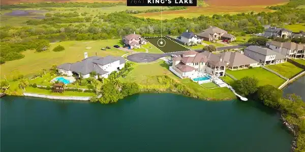 7641 Kings Lake Circle