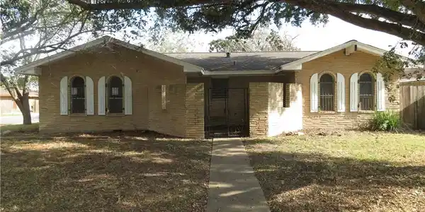3910 Kingston Drive