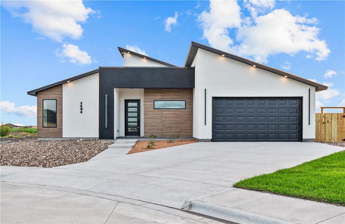 Image 2: 1494 Irigoyen &mdash; new construction in Kings Landing.