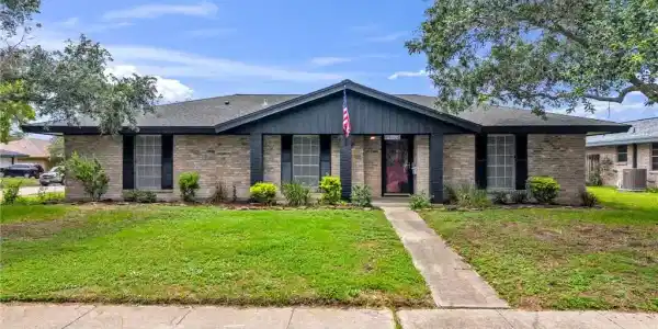 4302 Braggs Drive