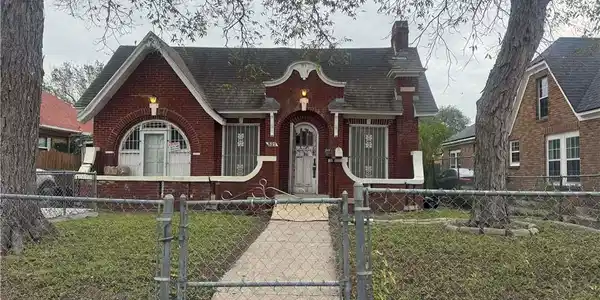 321 Clifford Street