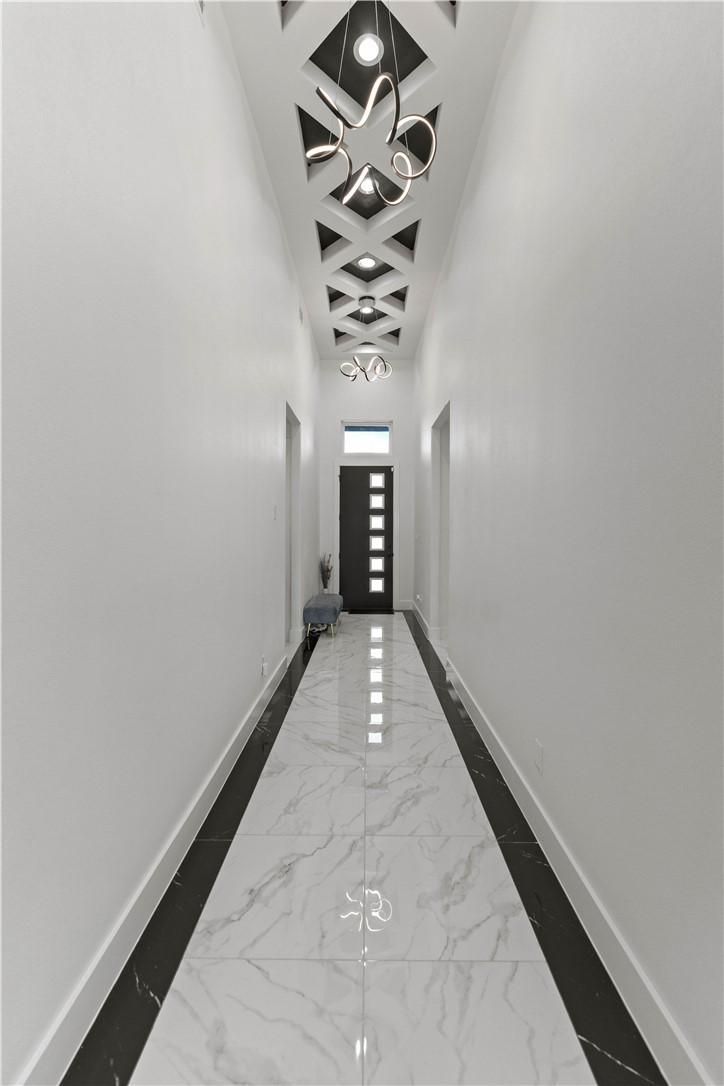Image 3: Grand entry