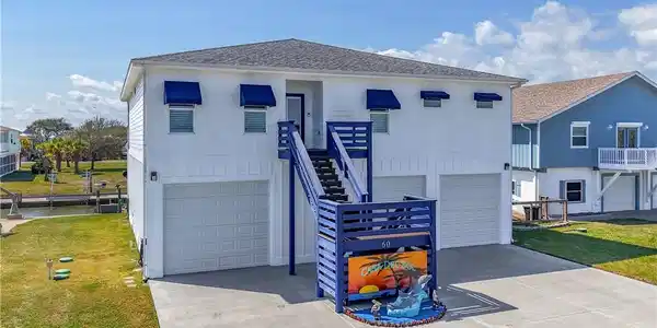 60 Magnolia St