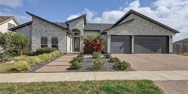 6826 Northwind Drive