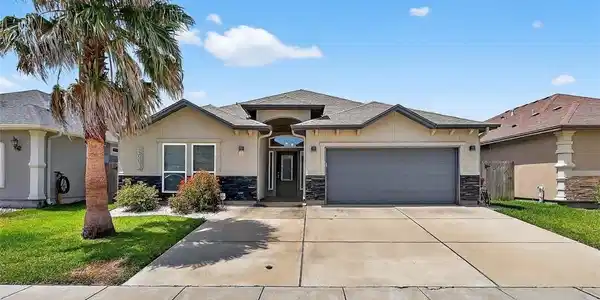 6541 Paddington Drive