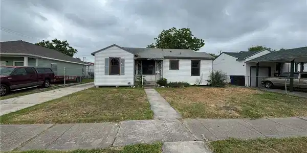 1018 Ligustrum Drive