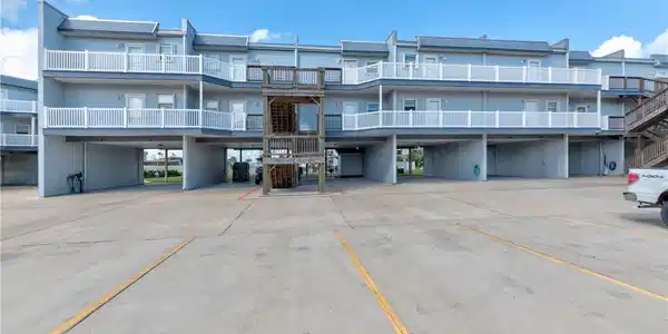 900 N Station Street