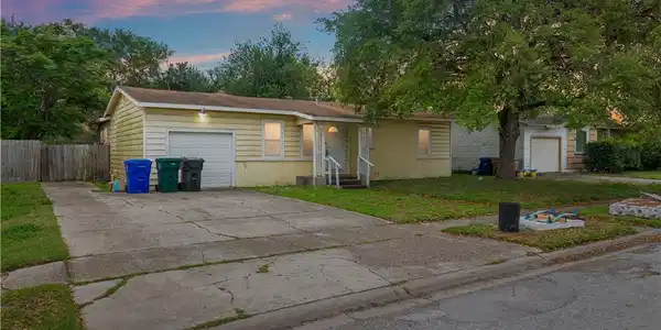 4818 Marion