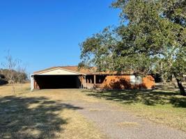 2476 CR 1810 (Robert Rd)