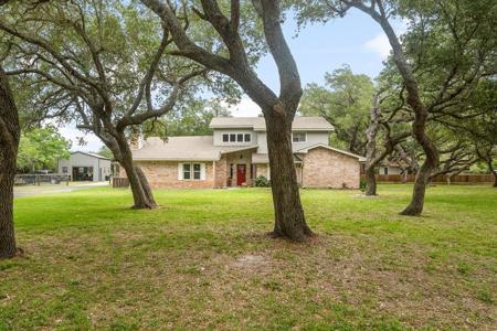 2294 County Road 1942 St. (433 3rd St.)