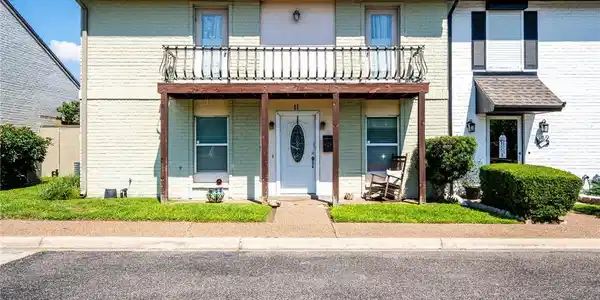11 Rock Creek Drive