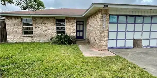 2418 Vialoux Drive