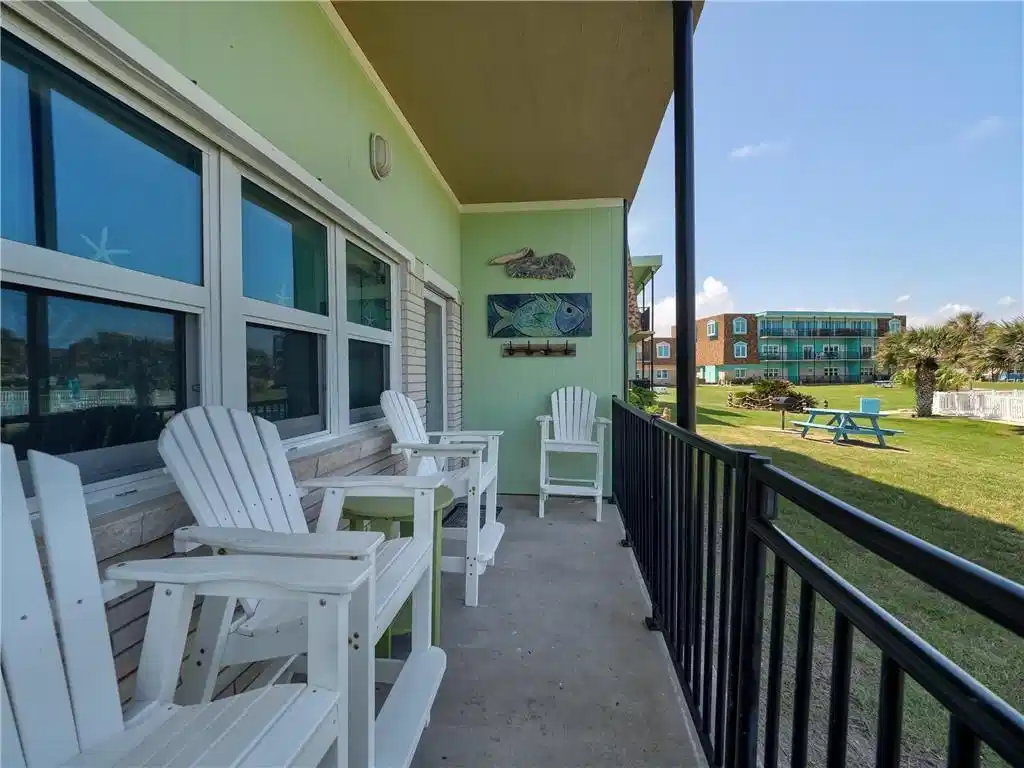 Image 1: Patio