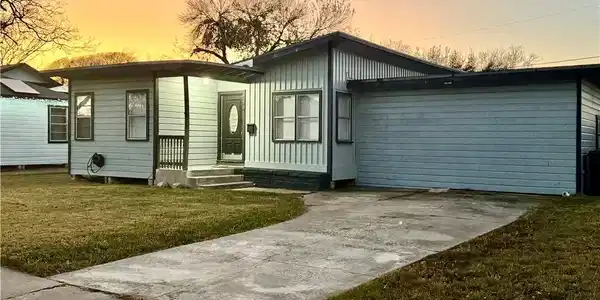706 Pennington Drive