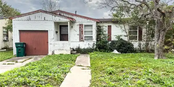 946 Erwin Avenue