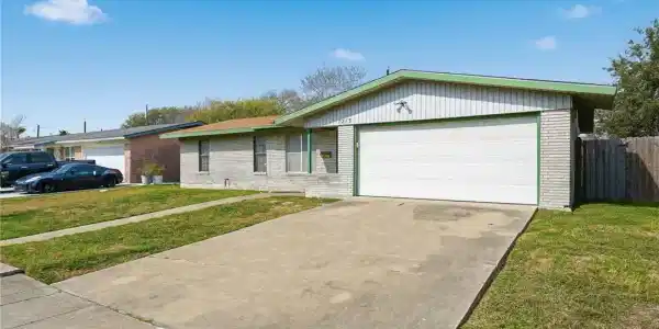 1213 SALEM Drive