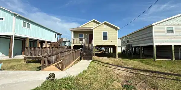 1326 S Live Oak Street