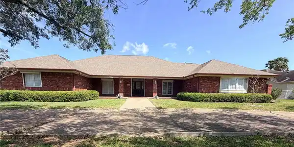 5718 Oso Parkway