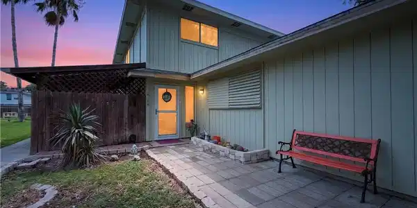 6124 Hidden Oaks