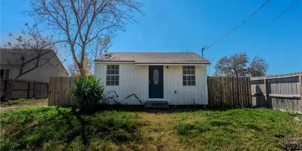 957 National Drive