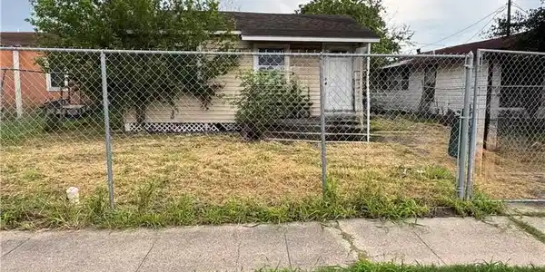 2925 Greenwood Drive