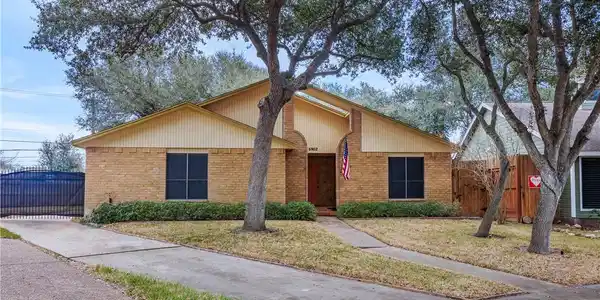 6902 Fruitwood Drive