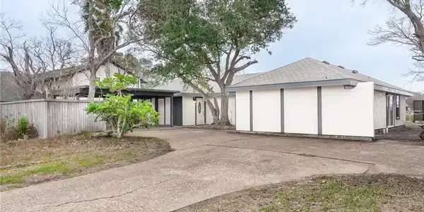 1022 Nile Drive