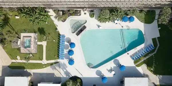 Image 2: Seagull's view of the pool and hot tub