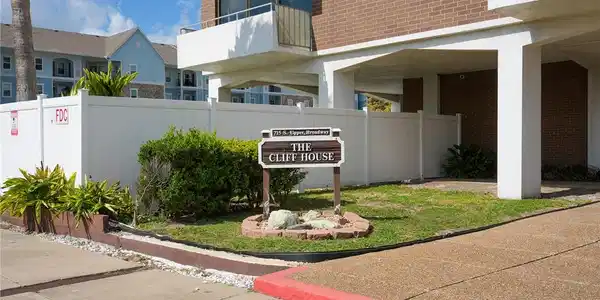 Image 4: Secured Main Entrance