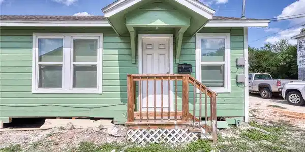 3222 Buddy Lawrence Drive