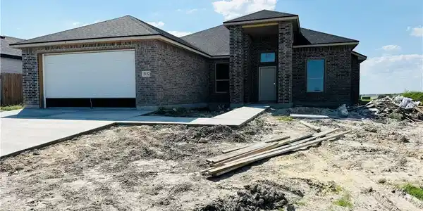 2137 Spanish Oak Drive
