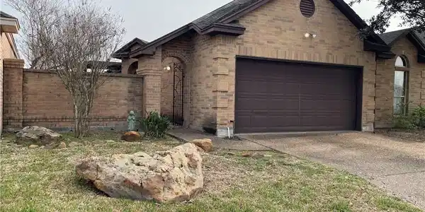 6129 Garden Court Court