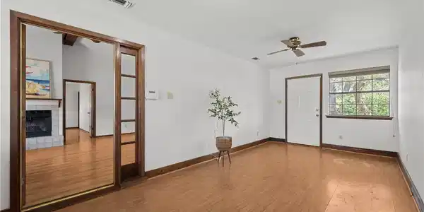 Image 4: Bonus room