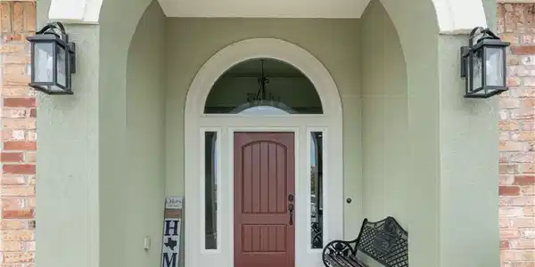 Image 3: Front door entrance