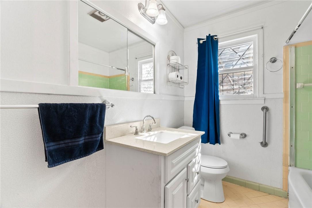 Image 3: Bathroom - 1