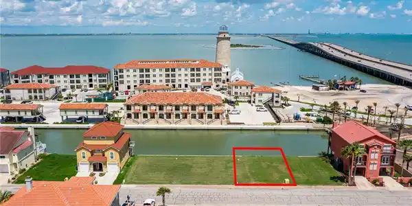710 KINGS POINT HARBOR