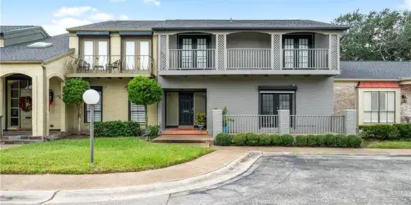 29 Lake shore