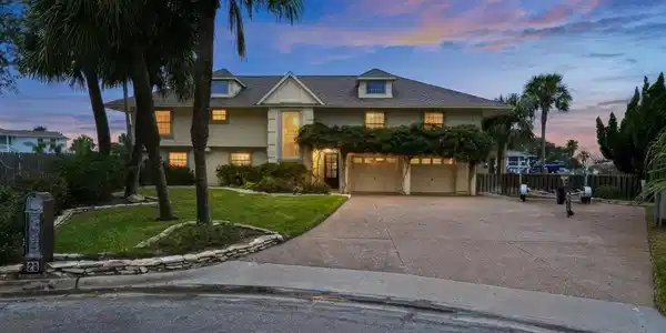 25 Luau Lane