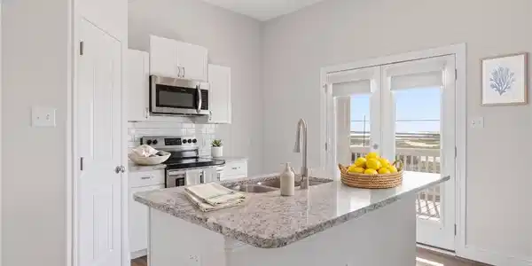 Image 3: Kitchen