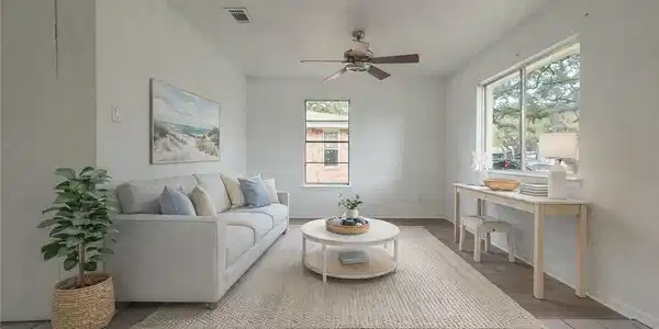 Image 2: Bright living area in move-in ready Rockport home