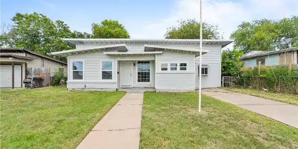 1601 Cambridge Drive