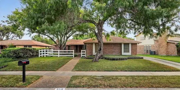 5918 Long Creek Drive