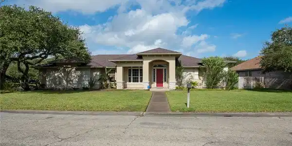 132 Cedar Ridge Dr.