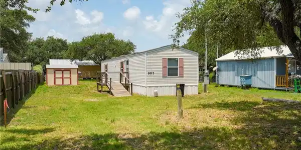 907 N 10th Street