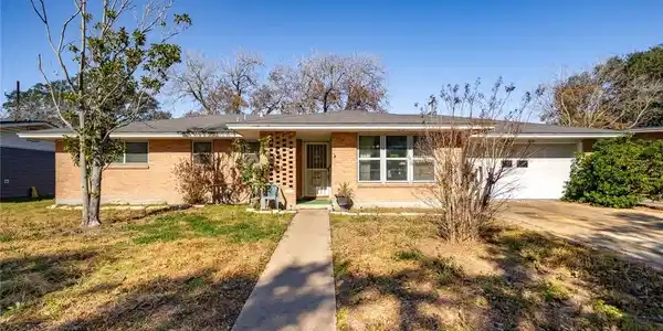 4229 Hamlin Drive