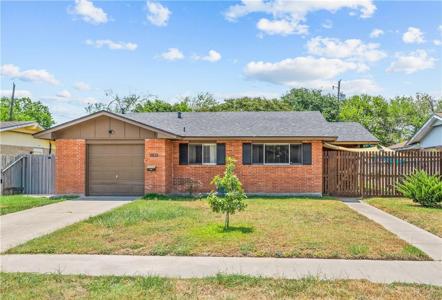 5821 Tanglewood Drive