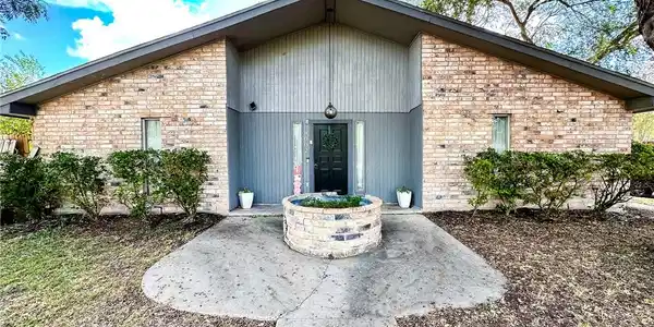 4002 Richwood Circle
